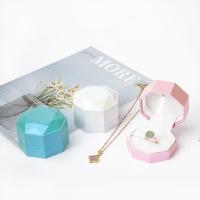 ราคา กล่องแหวนแปดเหลี่ยมเหลี่ยมเพชรพลอย,เคสเครื่องประดับทรงเรขาคณิตสมัยใหม่พร้อมเคสแหวนไฟ LED สําหรับงานแต่งงานและหมั้น (49960238436)
