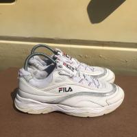 ราคา รองเท้า Fila Ray มือสองแท้ (10175966306)