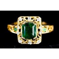 ราคา (R180 ชื่อแบบ "มธุรดา") : แหวนตัวเรือนทองประดับพลอยมรกต ล้อมเพชรแท้ (Emerald) (19068361831)