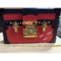 ราคา LOUIS VUITTON PETITE MALLE CLUTCH RED ของแท้ ช็อปไม่มีของแล้วค่ะ (5378827891)