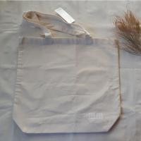 ราคา UNIQLO ORIGINAL TOTE BAG NEW ORIGINAL UNIQLO TOTE BAG NEW WHITE BONE COLOR (55560383081)