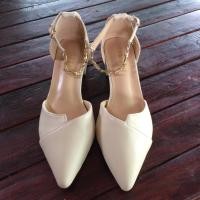 ราคา ส่งต่อรองเท้ารัดส้น สูง2นิ้ว สีขาว ไซส์38 (2944956717)