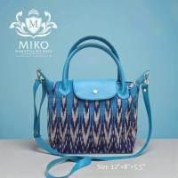 ราคา กระเป๋าผ้าย้อมคราม ทอลายมัดหมี่ หลายแบบหลายทรง (20629696091)
