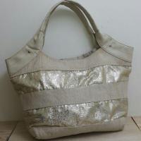 ราคา กระเป๋าสะพายแฟชั่น แบรนด์ GAP สินค้าญี่ปุ่นมือสอง (374718940)