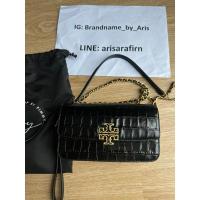ราคา พร้อมส่งNew Tory Burch Britten Chain WalletหนังCroc สีดำทอง ของแท้100% (18367625360)