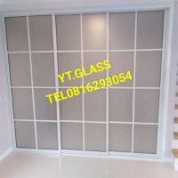 ราคา (ถูกที่สุด)YTประตูบานเลื่อนซ้อน3บาน​ คาดลาย​โมเดิร์น​ อลูมิเนียมสีอบขาว กระจกขุ่น (3433710905)