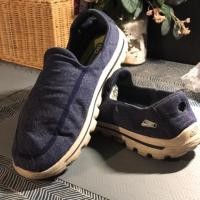 ราคา Skechers go walk 2 รองเท้าหุ้มส้น มือสอง สภาพดี เบอร์ 44.5 (6816884086)