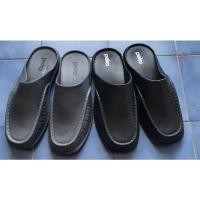 ราคา ส่งไวมากรองเท้าคัชชูยางแบบเปิดส้นสีดำ รองเท้าราคาถูกไซค์40-43ค่ะ (15671692198)