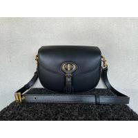 ราคา Christian Dior Bobby 9” มือสอง (24701237347)