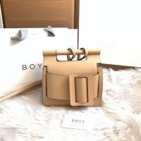 ราคา Like new Boyy romeo toys น่ารักมากค่ะ รุ่นนี้ buckle เป็นไม้ภายในหนังกลับมีหลายสี หายากค่า สภาพสวยมาก หนังทรงแข็งเป้ะๆ (7810651323)