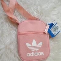 ราคา กระเป๋าสะพายข้างสวยๆ Adidas festival crossbody มี2สี ชมพู/ดำของแท้ (2008400944)