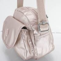 ราคา กระเป๋า cross body ยี่ห้อ Kipling รุ่น K70120 3IT สี Quartz Metallic ขนาด 9.7x7.5x5 นิ้ว ของแท้ มือหนึ่ง จาก outlet US (50054066056)