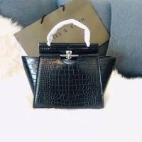 ราคา New arrival!! CHARLES & KEITH CROC-EFFECT TRAPEZE BAG กระเป๋าสะพายรุ่นใหม่ล่าสุด (4001658338)