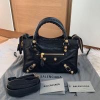 ราคา New Balenciaga mini city ปี 2019 หมุดใหญ่ สวยมากกกก ของใหม่ พร้อมส่ง อุปกรณ์ : การ์ด แคร์การ์ด ถุงผ้า กระจก สาย (5505688085)