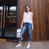 ราคา สายเดี่ยวคอวีผ้าซาติน (240352605)