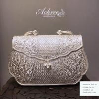 ราคา กระเป๋าเงิน เงินแท้ 92.5% กระเป๋าถือออกงาน เครื่องเงิน กระเป๋าถือตอกลายดอกพิกุลเครือเถา (5101607759)