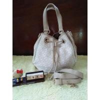 ราคา กระเป๋าสะพายยาวสีครีมdkny (22405172556)
