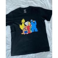 ราคา เสื้อยืด Uniqlo kaws x sesame (19354395717)