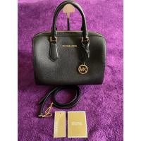 ราคา กระเป๋าMichael Kors หมอน MK 12 นิ้ว หนังแท้ สีดำ - มือ 2 Used like new ใบใหญ่สวยจุๆ+พร้อมสาย crossbody (25772709308)