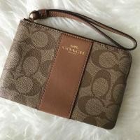 ราคา กระเป๋าสตางค์คล้องมือ COACH F58035 CORNER ZIP WRISTLET คล้องมือ s ซิบเดียว (950660041)