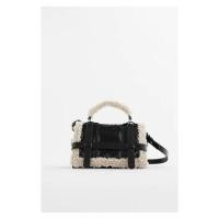 ราคา กระเป๋า ZARA FLEECE TRIM QUILTED CITY BAG (used สภาพดี) (21775760514)