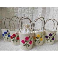 ราคา กระเป๋าขัดขวาง WHITE BUCKET EMBROIDERED FLOWERS สี ของขวัญใบเตยสาน กระเป๋า goodie คริสมาส ตรุษจีน Eid cny (54806335209)