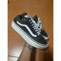 ราคา Vans สีดำหนอนขาว ไซร้ 38.5/24.5 มือสองของแท้ (42423121881)