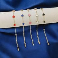 ราคา VCA FLOWER GOLD CHAIN TITANIUM BRACELET 0.9 CM (42080761332)