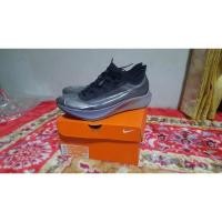 ราคา Nike zoom fly 3มือ2สวยๆ (4195077490)