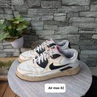 ราคา รองเท้าผ้าใบ Nike airmax มือสอง ไซส์ 42 พื้นรองเท้า 27cm (44610046480)