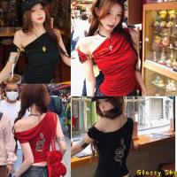 ราคา Glassy Skyพร้อมส่ง เสื้อคลอปแขสั้น ดีเทลเปิดไหล่ลายงู สีดดำแดงเท่ไม่ไหวน่ารักๆ เปิดไหล่ด้านบน(FY950) (42621367249)