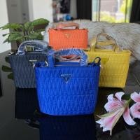 ราคา พร้อมส่ง กระเป๋าสะพาย GUESS Layla Mini Tote (10485929226)
