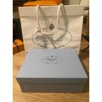ราคา กล่องรองเท้าPradaแท้ 100% (18650702865)