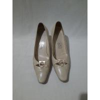 ราคา Salvatore Ferragamo Stiletto (27325163611)