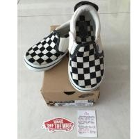 ราคา รองเท้าสวมเด็ก VANs of the Wall ของแท้จสกญี่ปุ่น มือ 2 สภาพใหม่ ไซส์ US 11 / EUR 28 / CM 17 (13092591832)