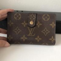 ราคา กระเป๋าสตางค์แบรนด์เนม LV แท้✔️ มือ2 Dc02 (20224492228)