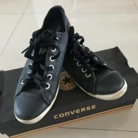 ราคา รองเท้า converse หนังแท้สีดำ used like new (1561772756)