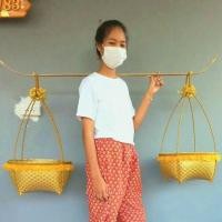 ราคา กระบุงหาบเหรียญโปรยทาน ขนาด 14 นิ้ว พร้อมไม้คานหาบ (16653858538)