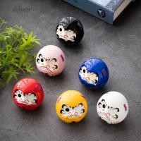 ราคา ตุ๊กตา เดลเมอร์ ดารุมะ งานฝีมือดารุมะการ์ตูนเซรามิกแมวนําโชคสร้างสรรค์ภูมิทัศน์เครื่องประดับแมวนําโชคขนาดเล็ก (45910448786)