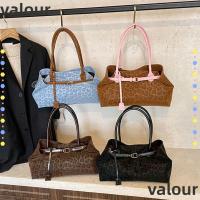 ราคา VALOUR Leopard Print Tote Bag, Casual Versatile Womens Shoulder Bag, Stylish PU Large Capacity Underarm Bag Commute (46209726768)