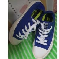 ราคา รองเท้าผ้าใบ Converse All Star สีน้ำเงิน size:36/23 cm สภาพดี #มือสอง 821 (26014239160)
