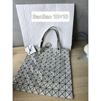 ราคา BaoBao Prism Matte Tote 10x10 สี Light Gray (42402976914)