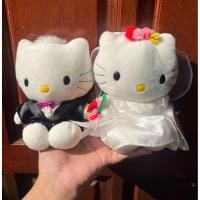 ราคา ตุ๊กตา Hello Kitty และ Dear Daniel ตรีมชุดแต่งงานนี้เป็นของสะสมจาก Sanrio ซึ่งผลิตออกมาร่วมกับ McDonald's เมื่อปี 1999 (41480020508)