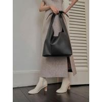 ราคา ของแท้จากSHOP ♥️ CHARLES & KEITH  Knotted Handle Hobo Bag - Black รหัสสินค้า CK2-20781294 (11917067373)