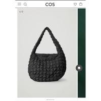 ราคา COS QUILTED OVERSIZED SHOULDER BAG (23042491379)