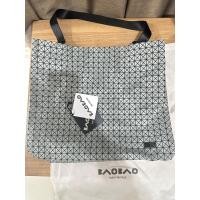 ราคา BAO BAO ISSEY MIYAKE GEOMETRIC CART - Light Grey มือสอง (20491814039)