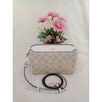 ราคา (พร้อมส่งค่ะ) COACH 77879 IM/Light Khaki Chalk Coachหมอนมินิ (7746432766)