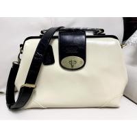 ราคา กระเป๋าถือหรือสะพายหนังแท้ไซส์ใหญ่ สีขาวเบจ (8472642458)
