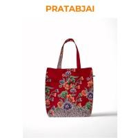 ราคา ประทับใจปาเต๊ะ [แบรนด์ไทย] CHARM TOTE กระเป๋าผ้าสะพายไหล่ ผ้าไทย ลายปาเต๊ะ (041) (26257976468)