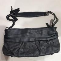 ราคา กระเป๋าคล้องไหล่ลายฉลุสีดำแต่งด้วยโบว์สวยๆในไลฟ์ (4032509349)
